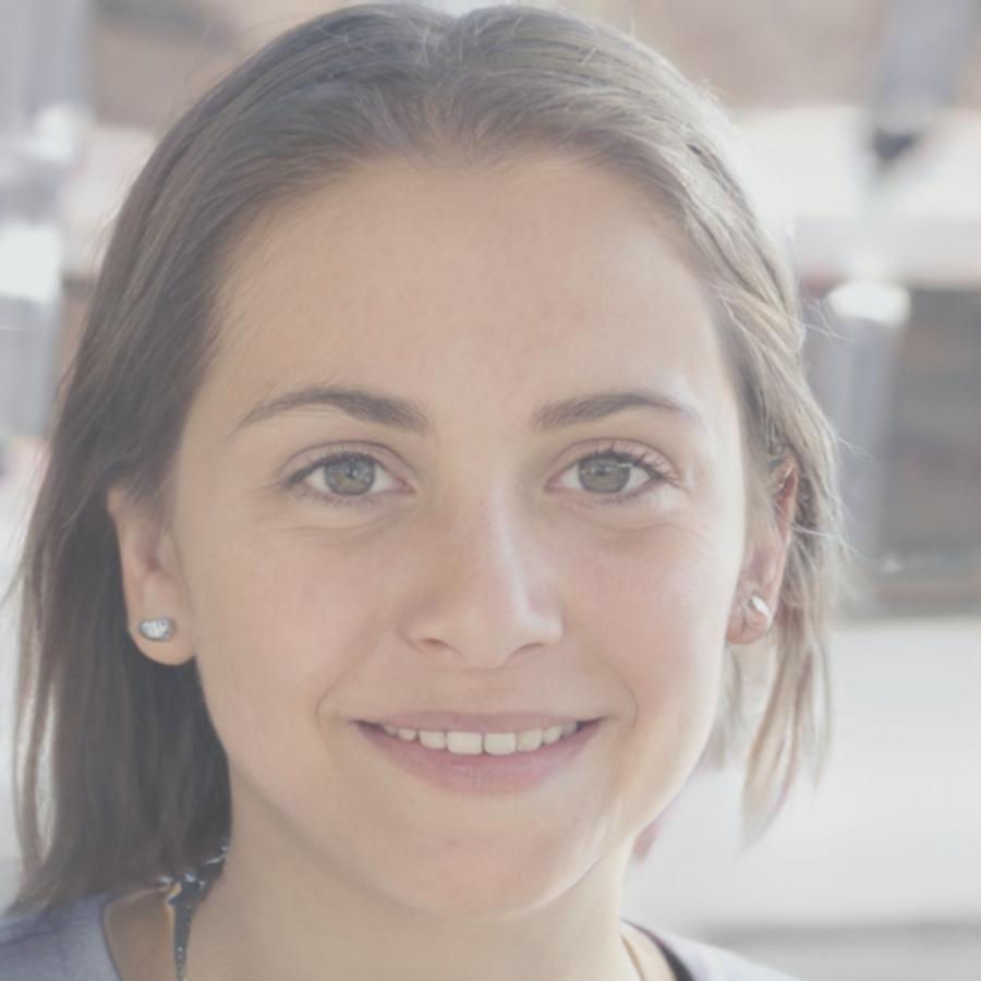 Portrait de Sarah Martineau, spécialiste en investissement